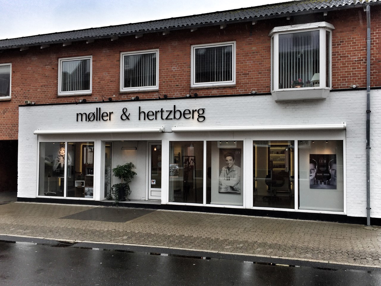Frisør Ravn, Møller & Hertzberg